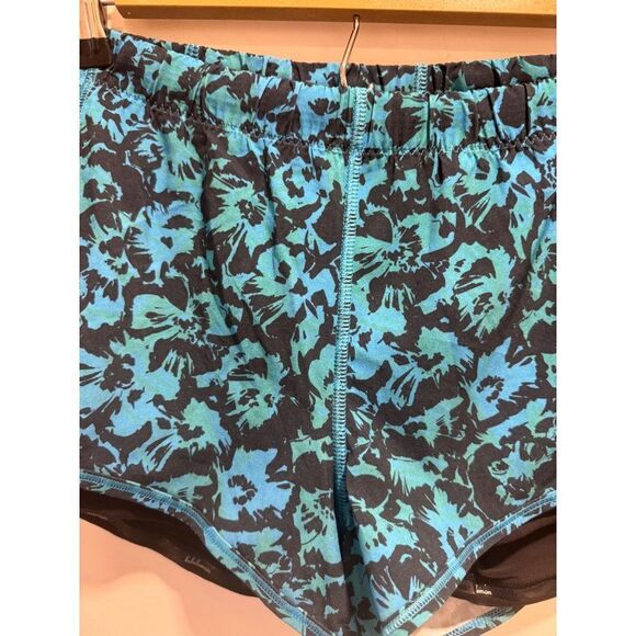 Lululemon Meshed Up Lined Shorts Blue Yoga Running Gym Sz 8 - Picture 3 of 7